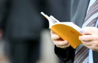 How to read a racecard.