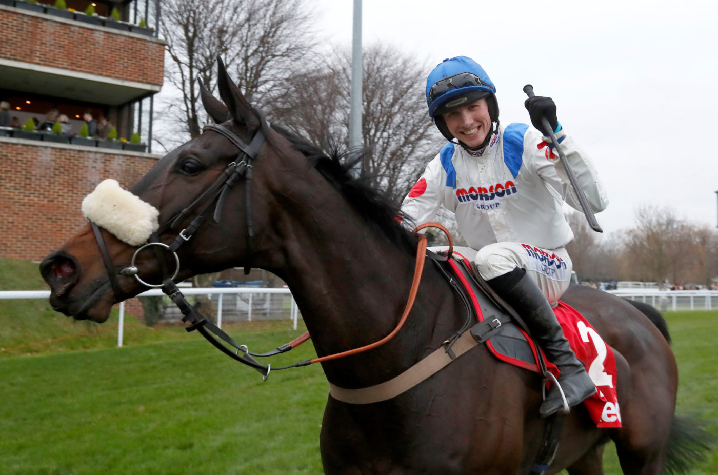 Bowen vs Cobden For The Title - Great British Racing