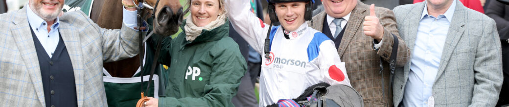 Il Ridoto, Paul Nicholls and Freddie Gingell after winning The Paddy Power Gold Cup Handicap Chase